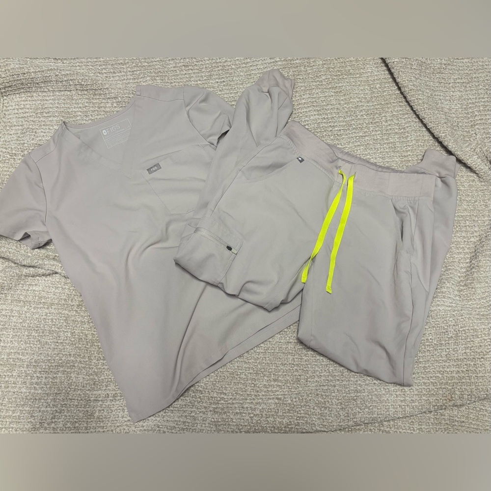 Gray Scrub Set with Neon Yellow Drawstrings